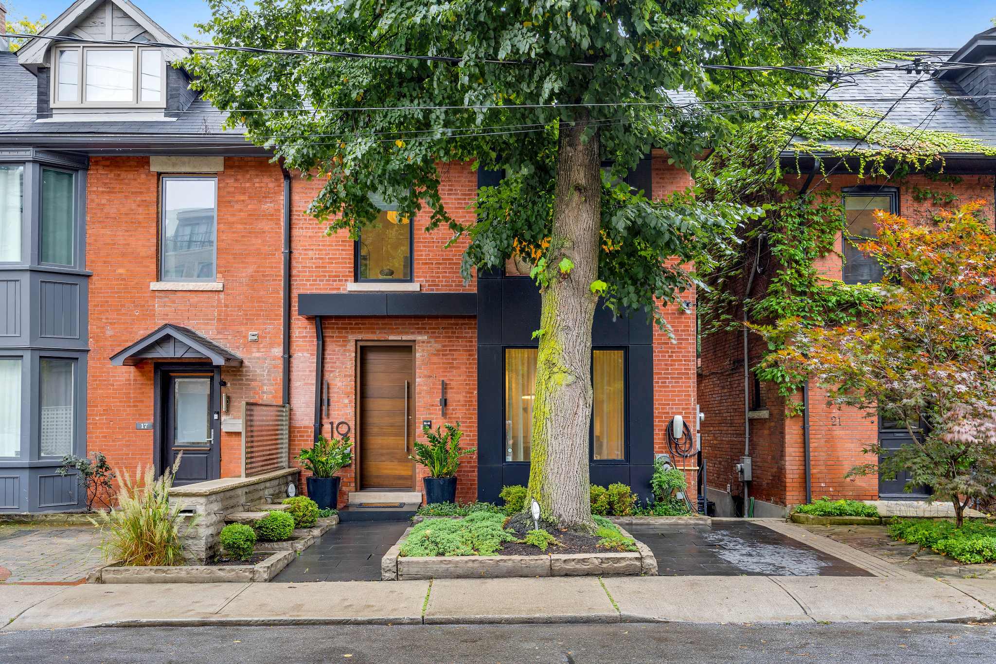 19 Woodlawn Ave W, Toronto Ontario M4V 1G6