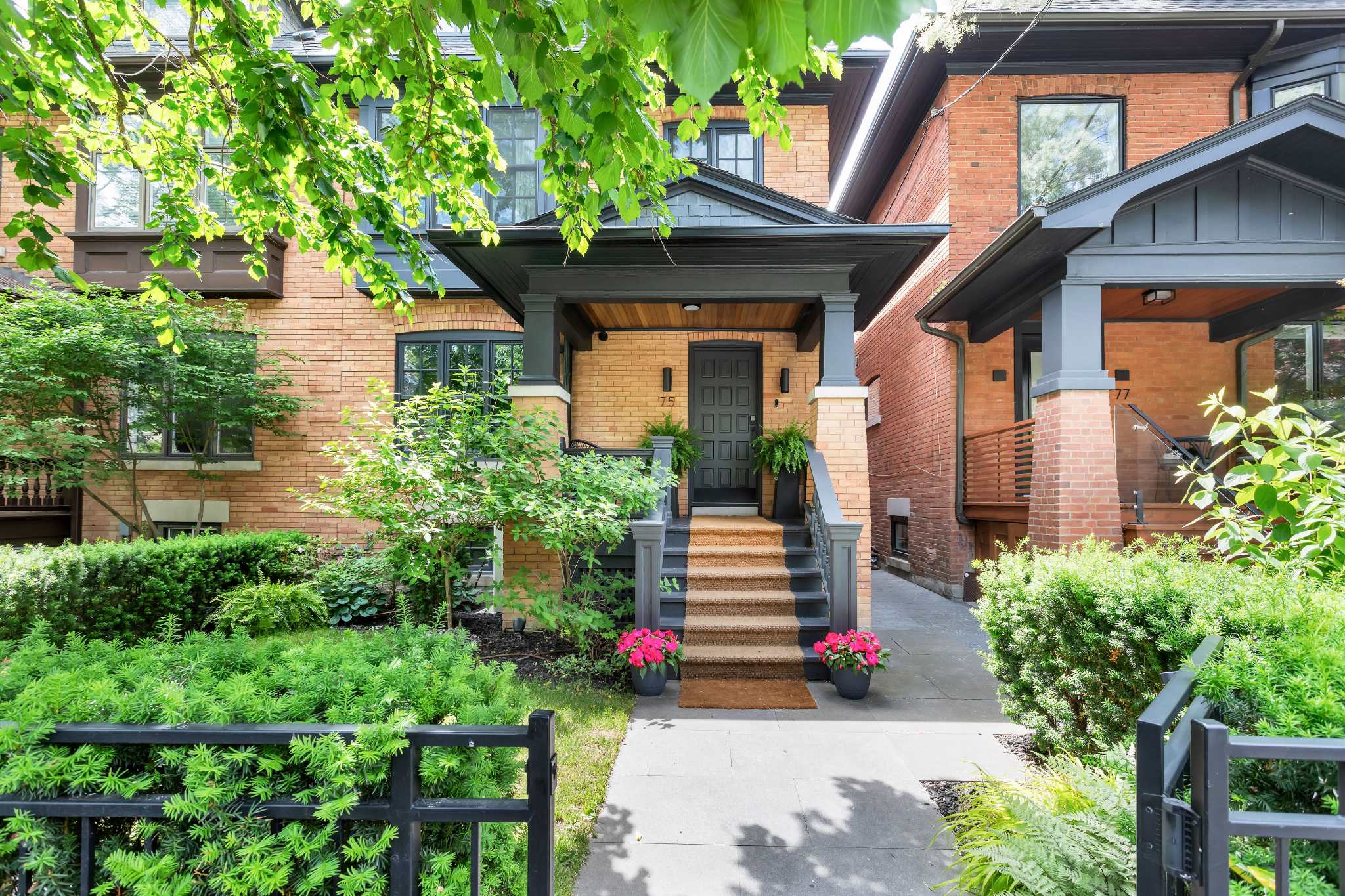 75 Walker Ave, Toronto, Ontario M4V 1G3