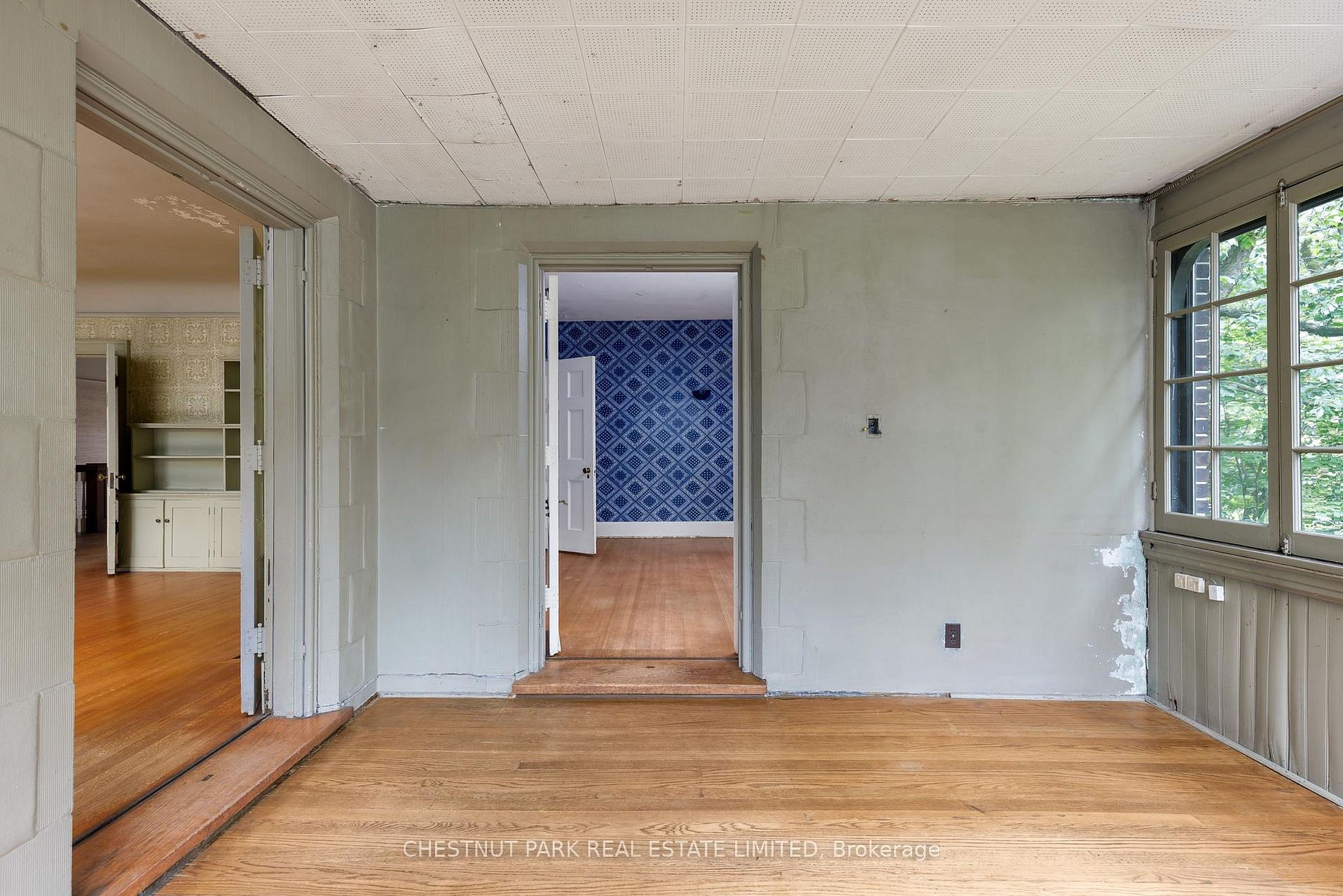 Open property gallery